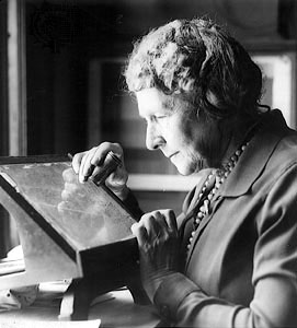 STEAM Spotlight - Annie J Cannon Working